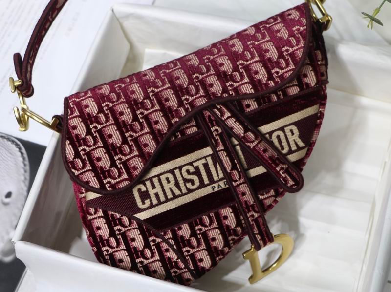 Saddle Bag Burgundy Dior Oblique Embroidered Velvet - DB077