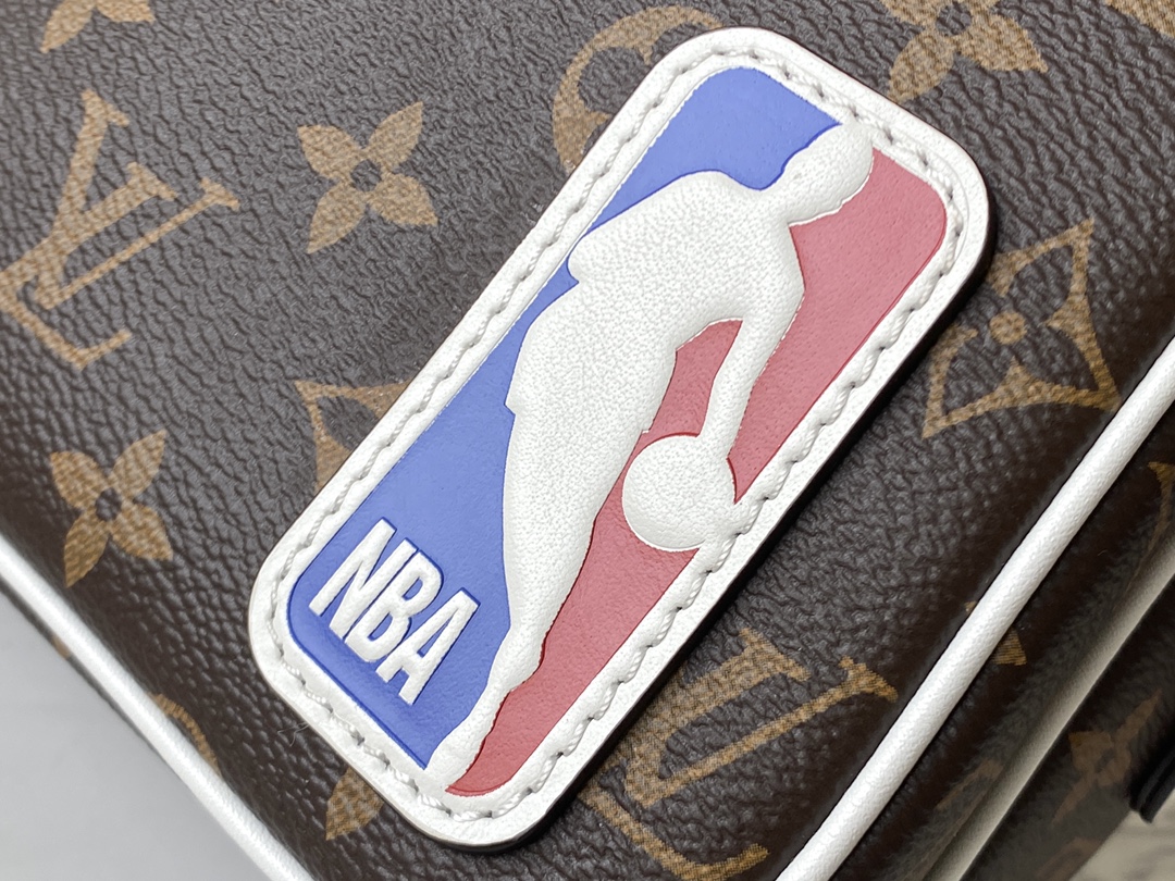 LV x NBA Nil Messenger Bag Brown Monogram Antarctica Canvas - LB144