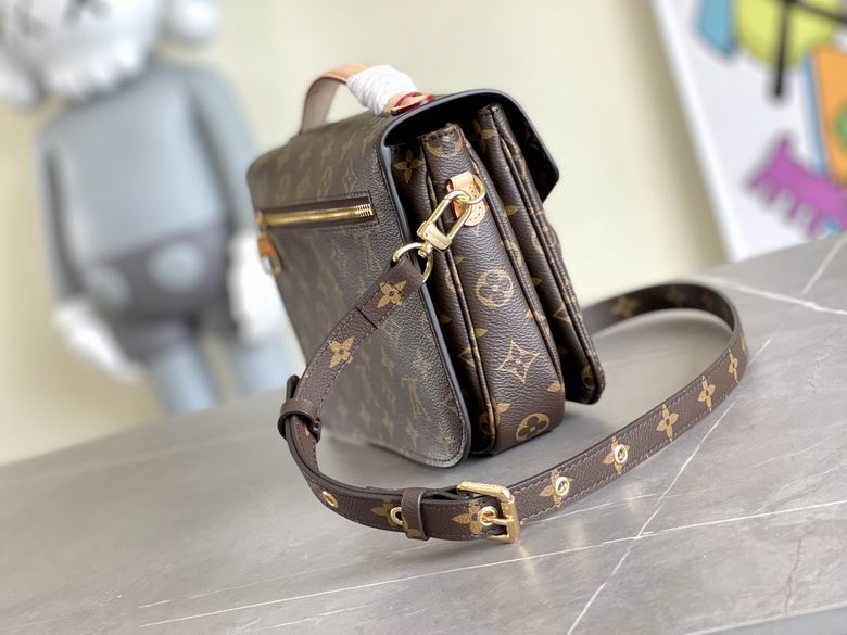 Metis Pochette Monogram Canvas - LB134