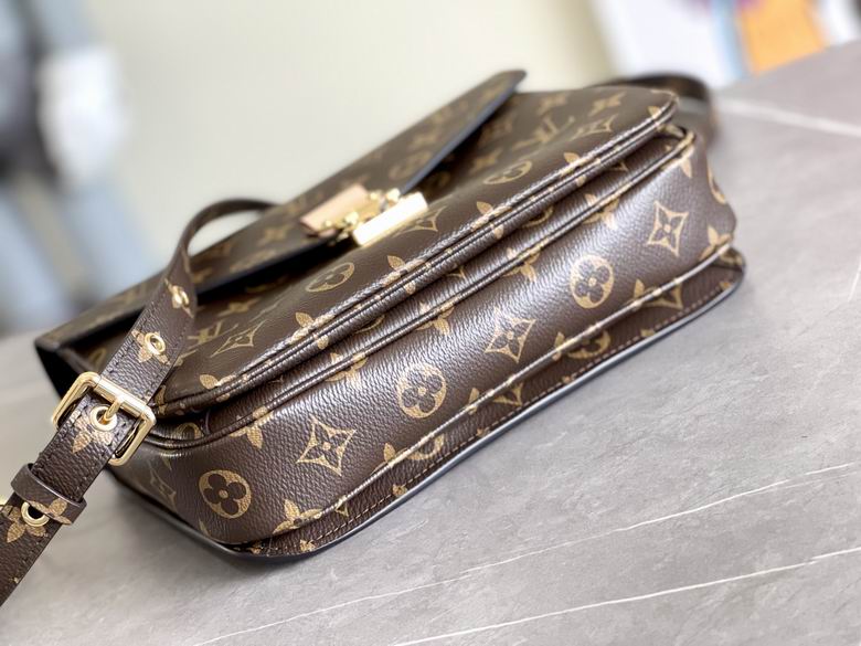 Metis Pochette Monogram Canvas - LB134