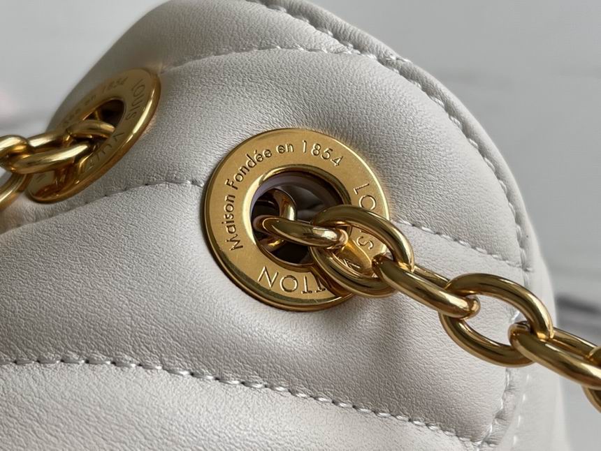 New Wave Chain Bag Ivory - LB126