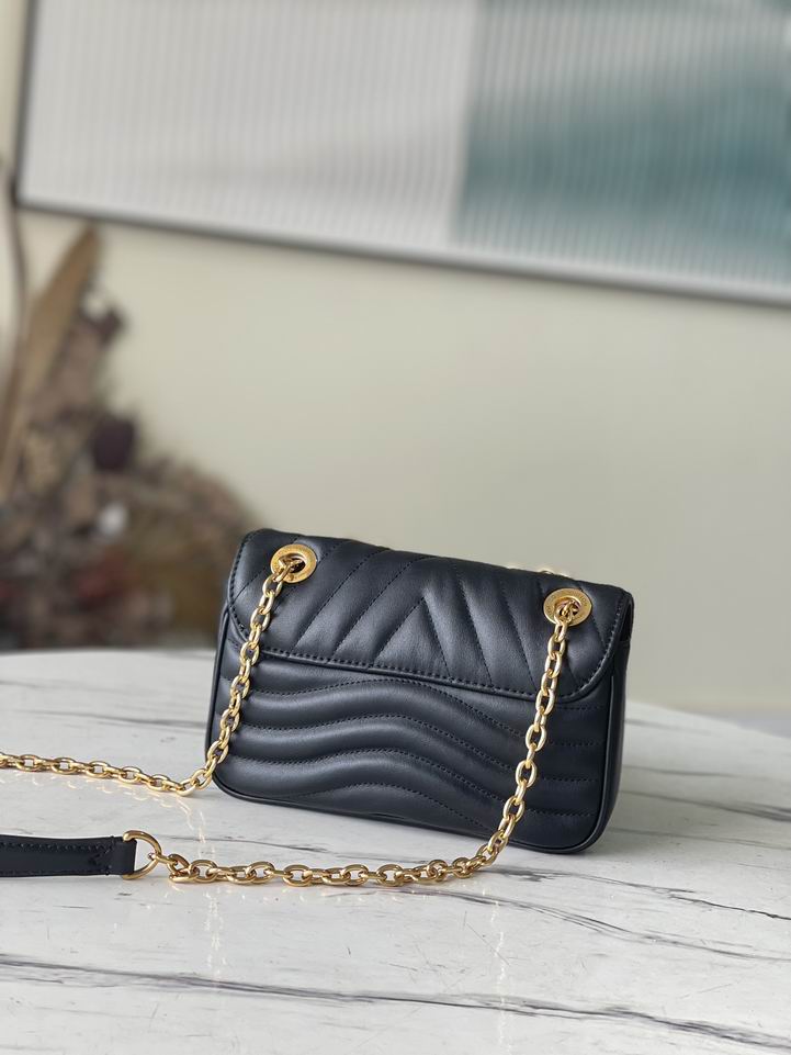New Wave PM Chain Bag Black - LB123