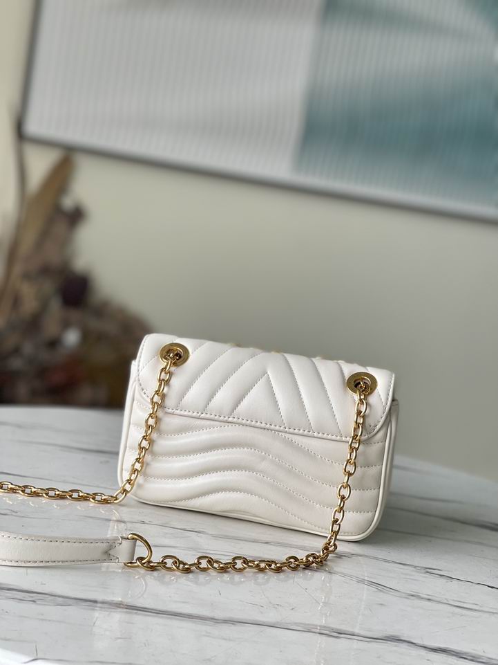 New Wave PM Chain Bag Snow White - LB121