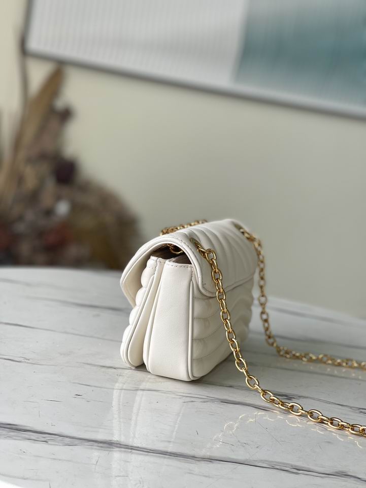 New Wave PM Chain Bag Snow White - LB121