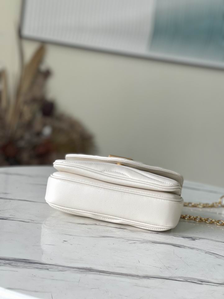 New Wave PM Chain Bag Snow White - LB121