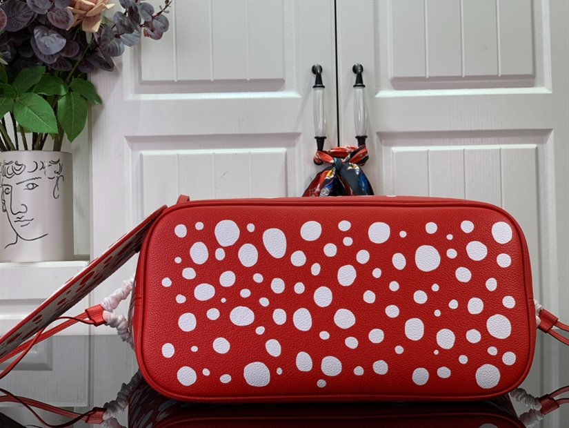LV x YK Neverfull MM Tote Bag - LB152