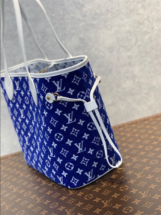 Louis Vuitton Neverfull MM Tote Bag - LB162