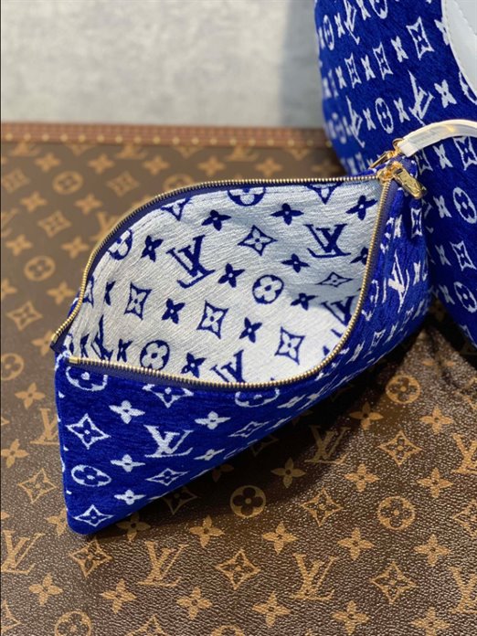 Louis Vuitton Neverfull MM Tote Bag - LB162