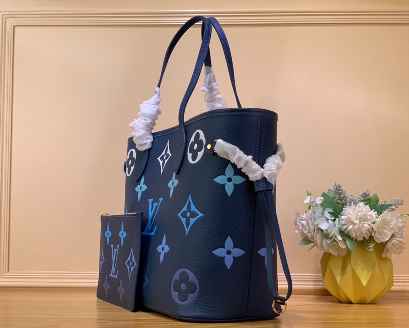 Louis Vuitton Neverfull MM Tote Bag - LB163