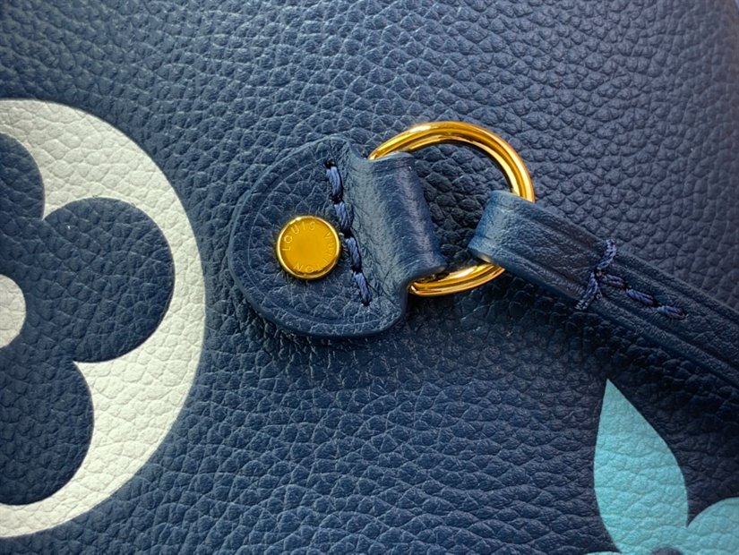 Louis Vuitton Neverfull MM Tote Bag - LB163