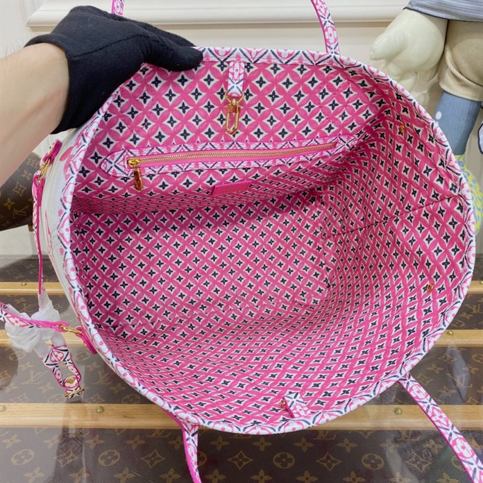 Louis Vuitton Neverfull MM Tote Bag - LB177