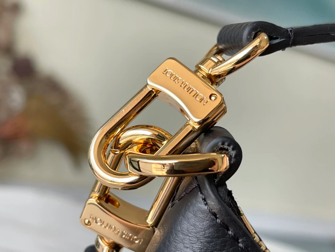 Bagatelle Monogram Empreinte Leather Bag - LB309