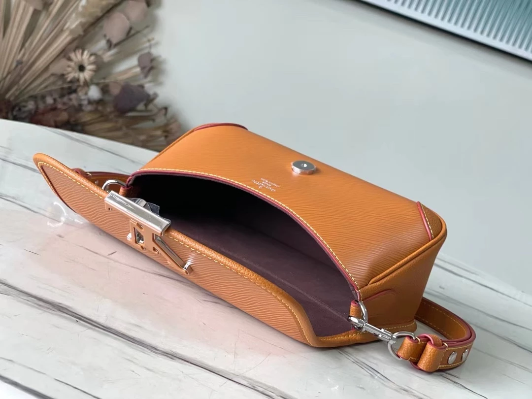 Buci Epi Leather Bag - LB274