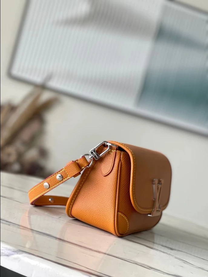 Buci Epi Leather Bag - LB274