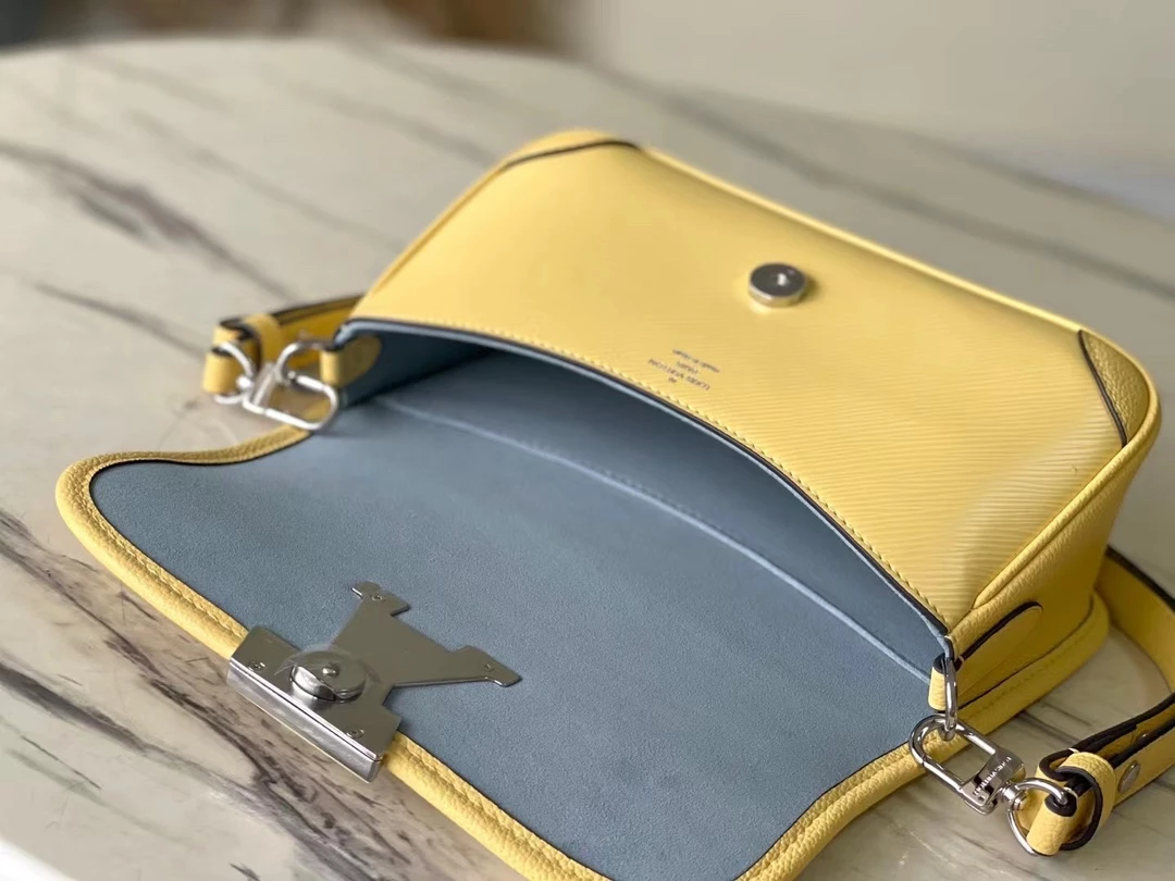 Buci Epi Leather Bag - LB275