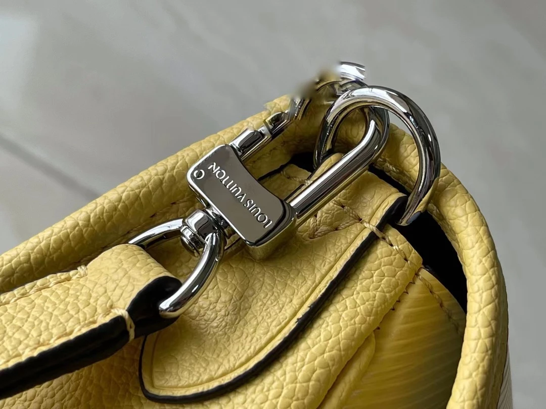 Buci Epi Leather Bag - LB275