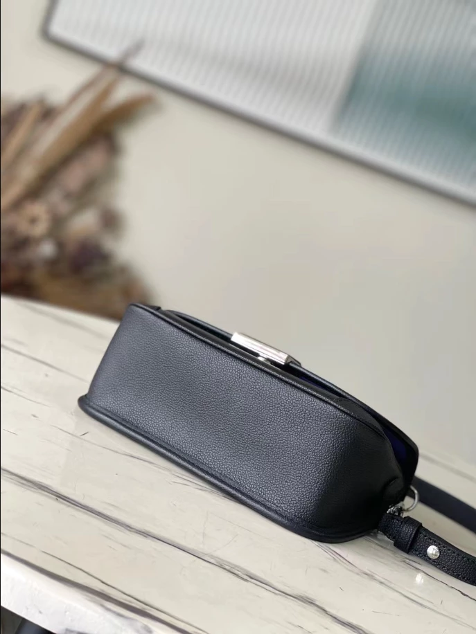 Buci Epi Leather Bag - LB276
