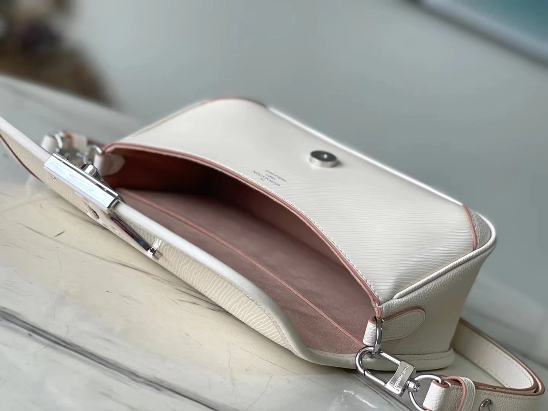 Buci Epi Leather Bag - LB278