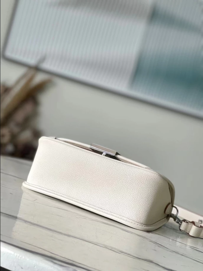 Buci Epi Leather Bag - LB278