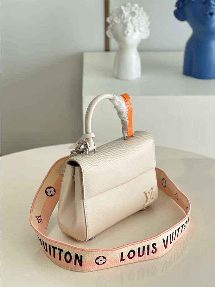 Cluny Mini Epi Leather Bag - LB284
