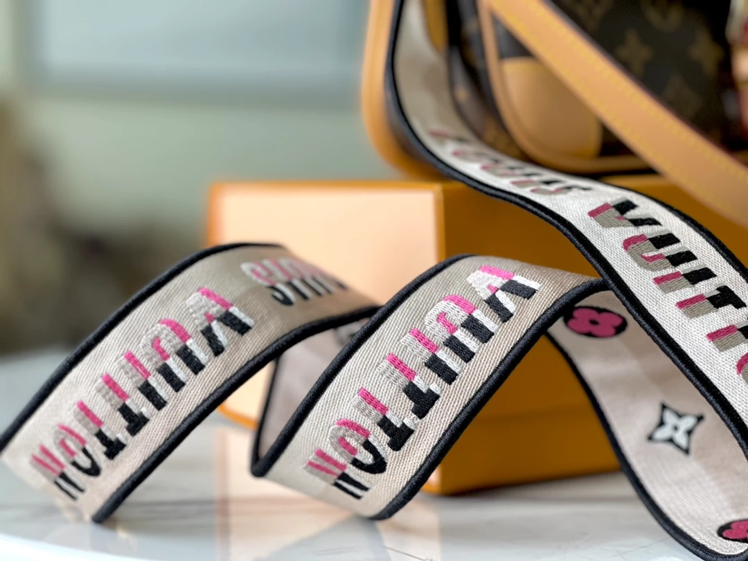 Diane Monogram Canvas Bag - LB305