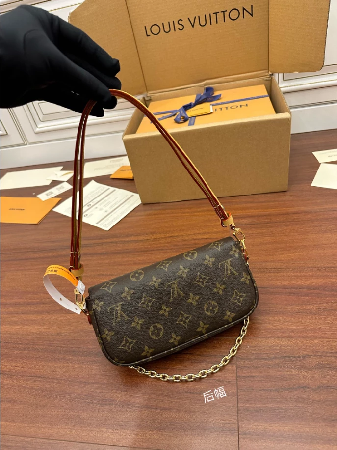 Ivy Wallet On Chain Bag - LB243