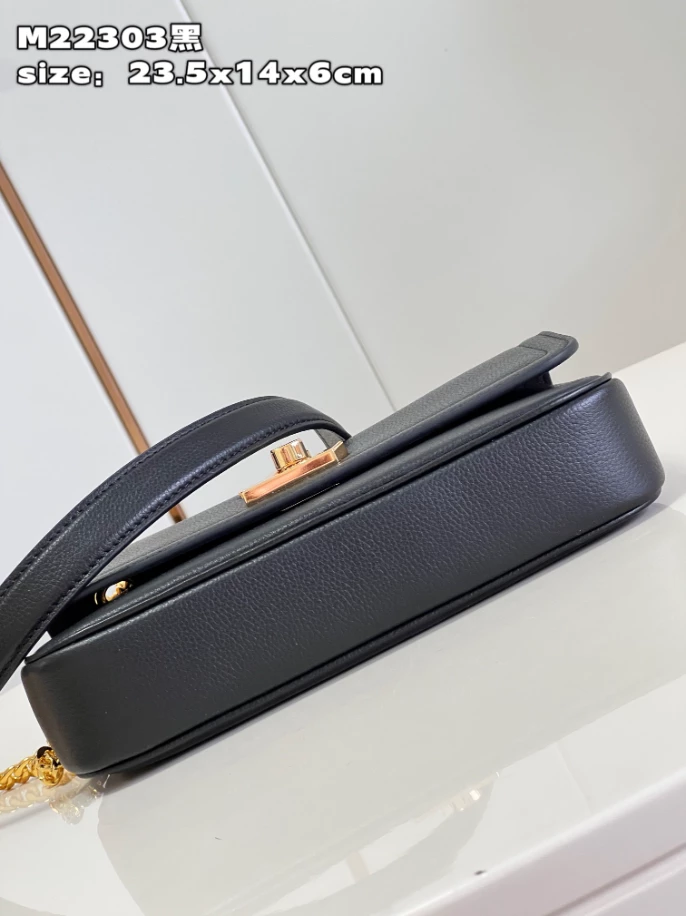 LockMe Chain Bag East West - LB245