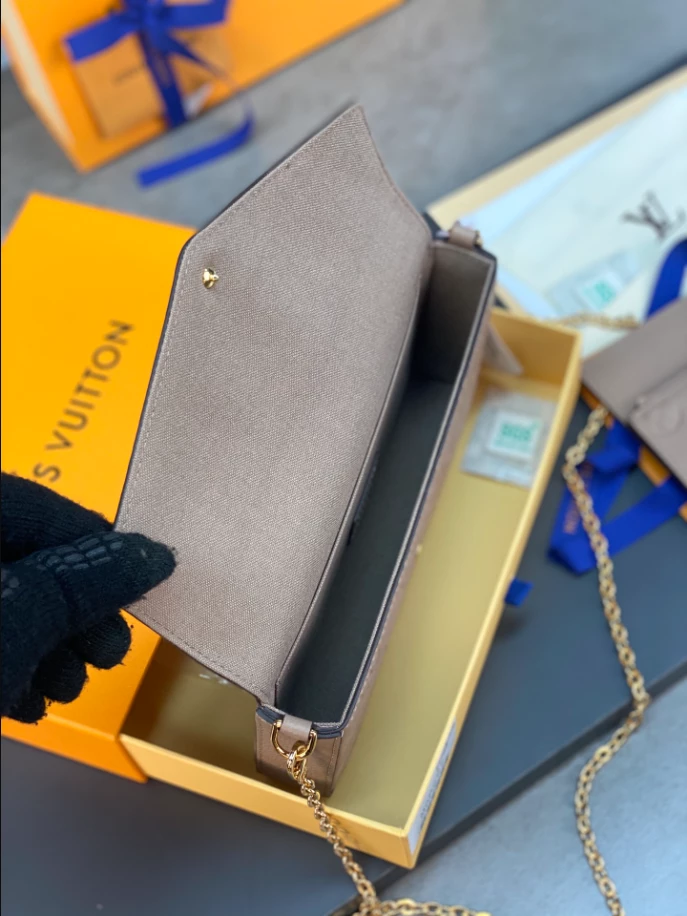 Pochette Félicie Monogram Empreinte Leather - LB249