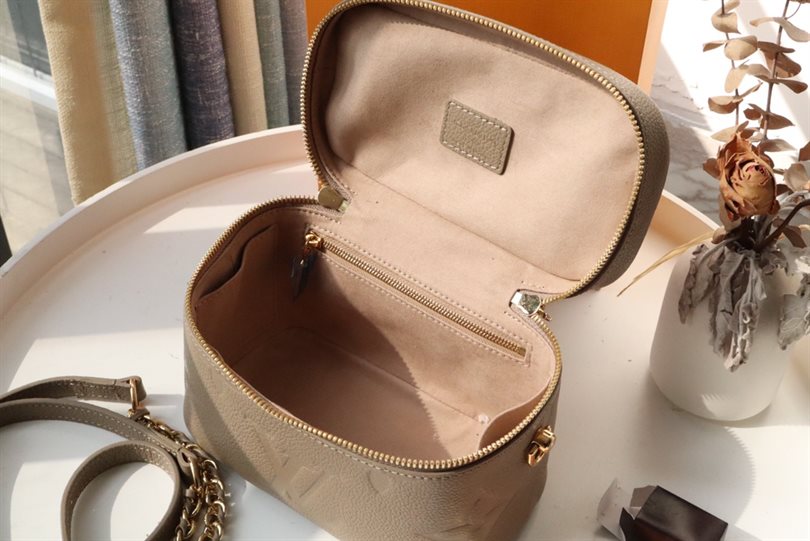 Vanity PM Other Monogram Canvas - LB209