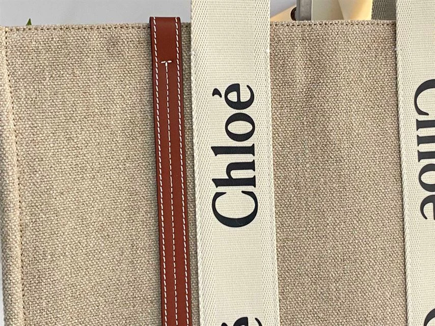 Chloé Large Woody Tote Bag - MB032