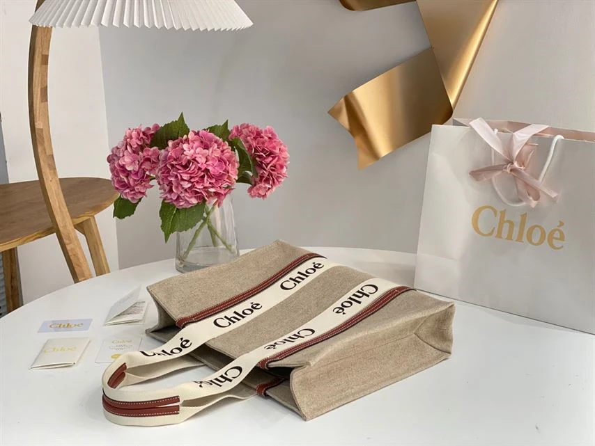 Chloé Large Woody Tote Bag - MB032
