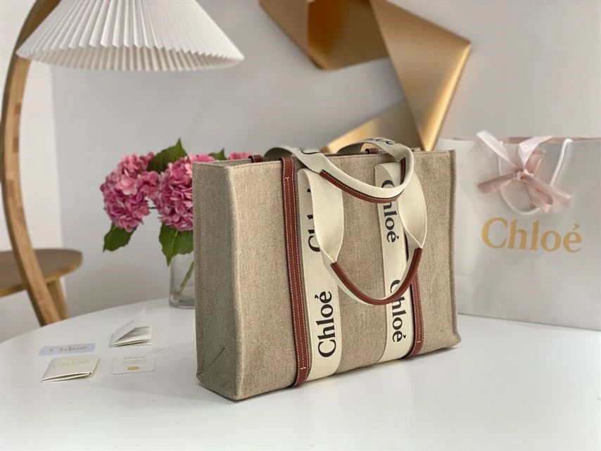 Chloé Large Woody Tote Bag - MB032