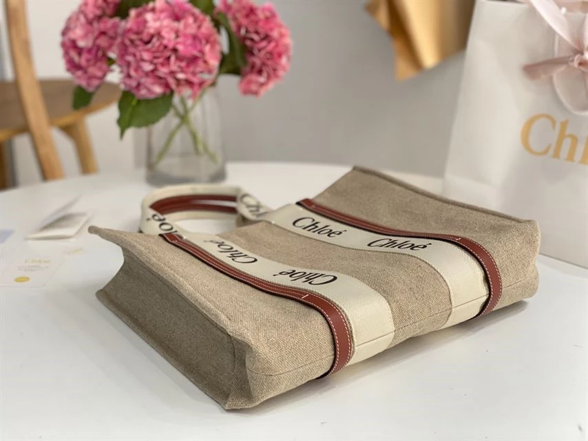 Chloé Large Woody Tote Bag - MB032