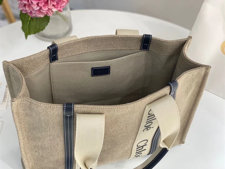 Chloé Large Woody Tote Bag - MB033