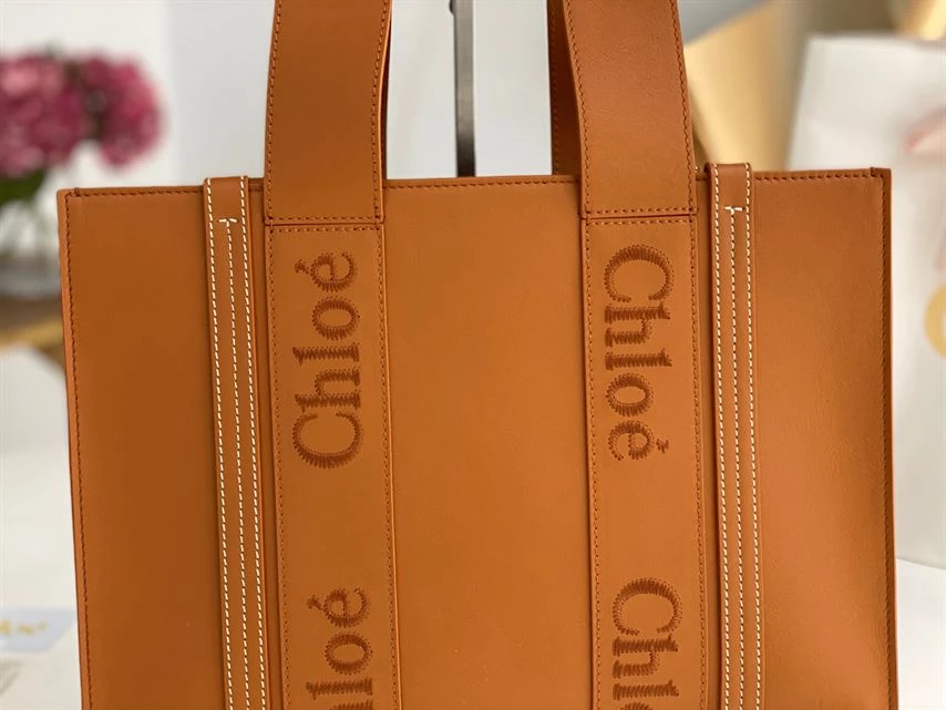 Chloé Medium Woody Tote Bag - MB001