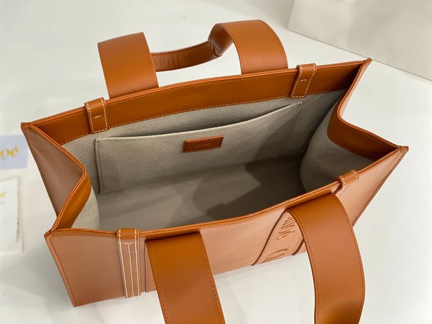 Chloé Medium Woody Tote Bag - MB001