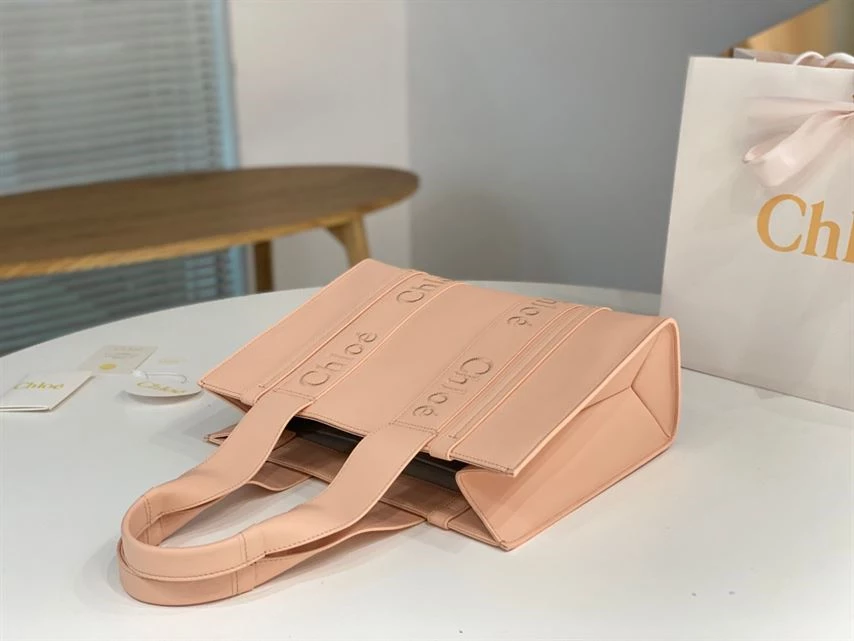 Chloé Medium Woody Tote Bag - MB003