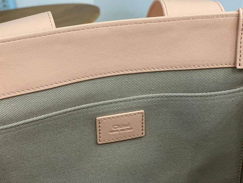 Chloé Medium Woody Tote Bag - MB003