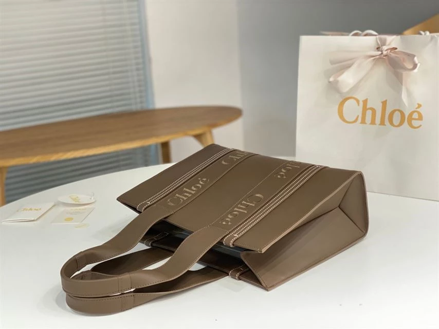 Chloé Medium Woody Tote Bag - MB005