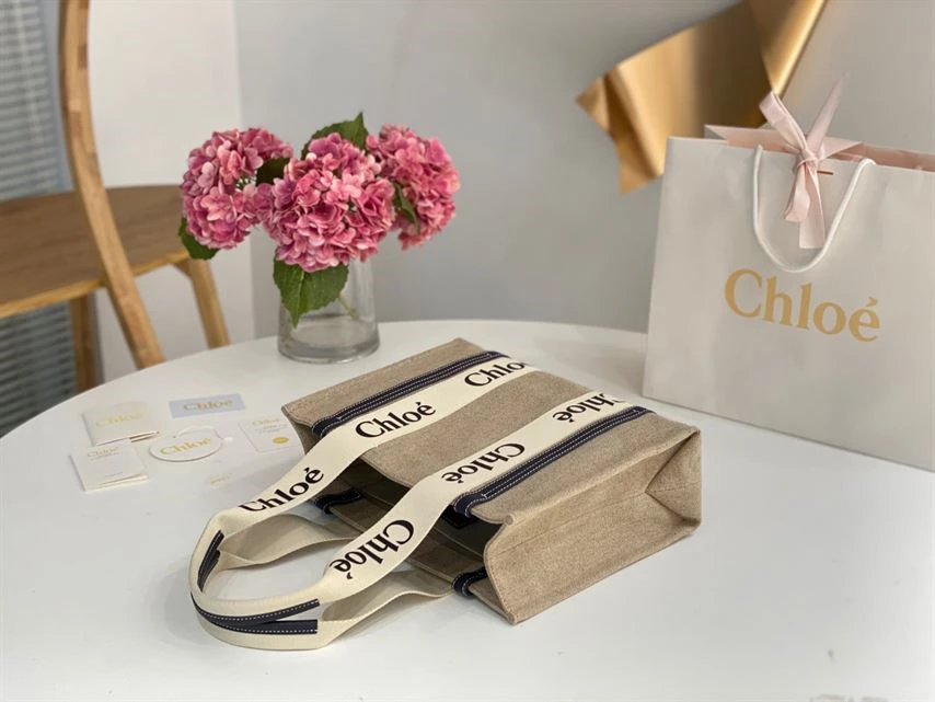 Chloé Medium Woody Tote Bag - MB006