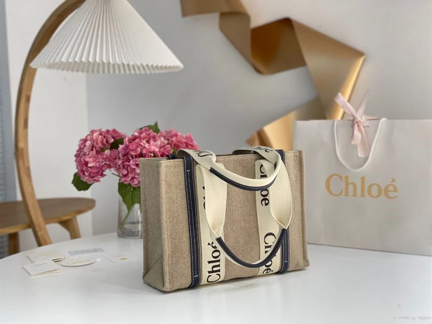 Chloé Medium Woody Tote Bag - MB006