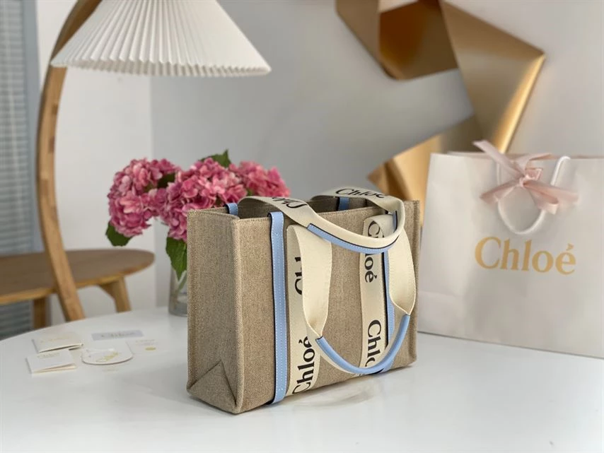 Chloé Medium Woody Tote Bag - MB009