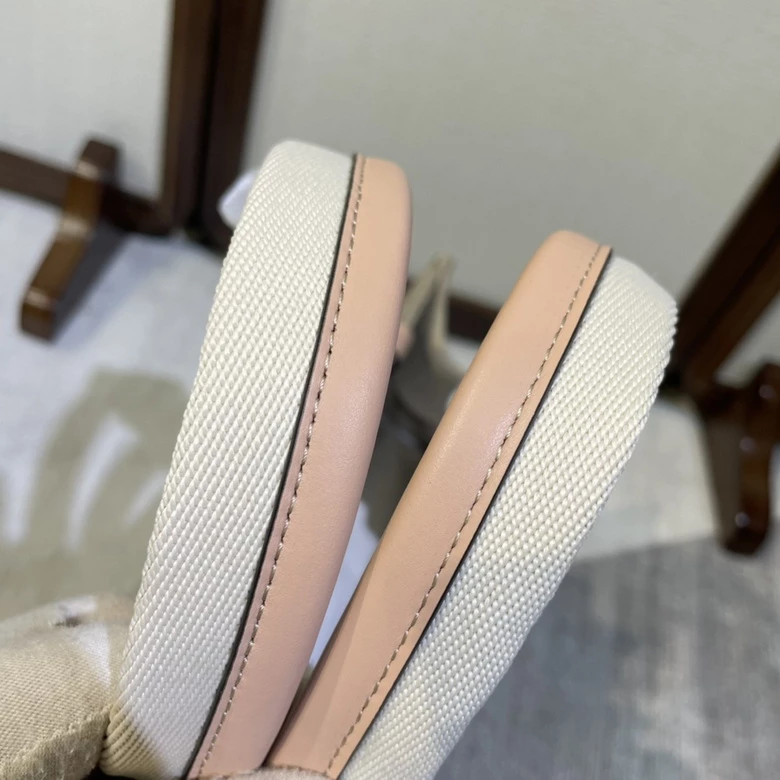 Chloé Medium Woody Tote Bag - MB010