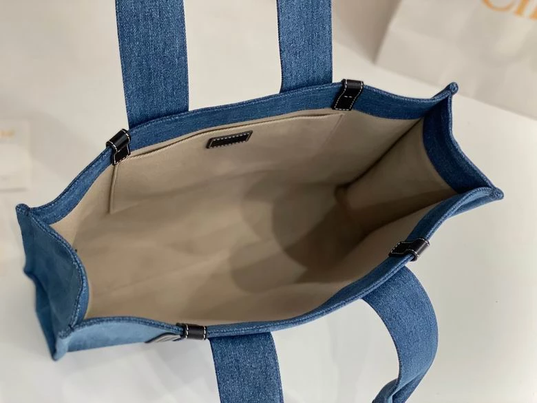 Chloé Medium Woody Tote Bag - MB011
