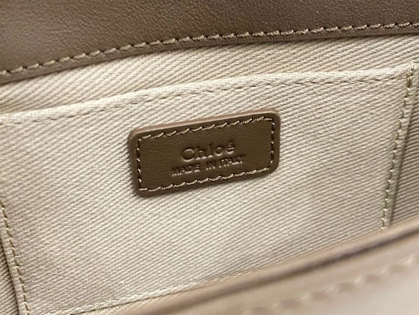 Chloé Mini Woody Tote Bag Smooth Calfskin With Chloé Logo - MB029