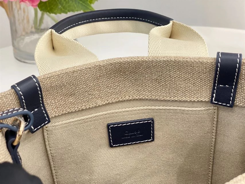 Chloé Small Woody Tote Bag Linen canvas Calfskin With Chloé Logo - MB019