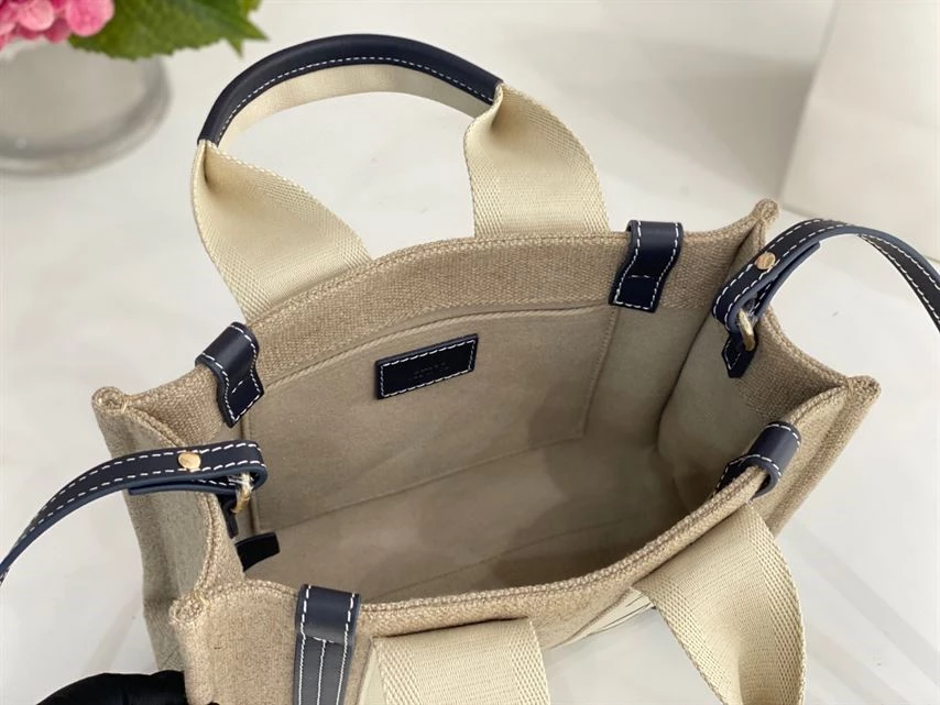 Chloé Small Woody Tote Bag Linen canvas Calfskin With Chloé Logo - MB019