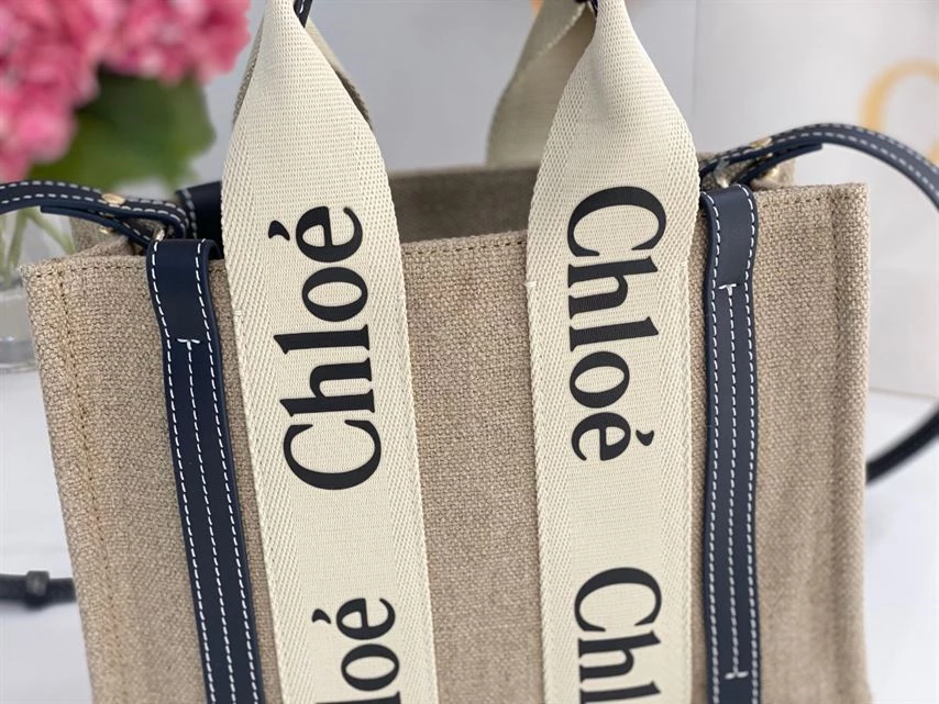 Chloé Small Woody Tote Bag Linen canvas Calfskin With Chloé Logo - MB019
