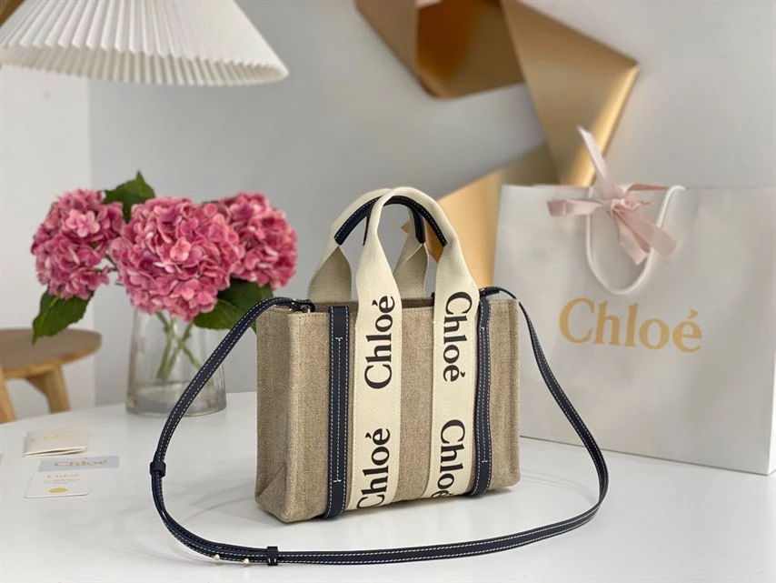 Chloé Small Woody Tote Bag Linen canvas Calfskin With Chloé Logo - MB019