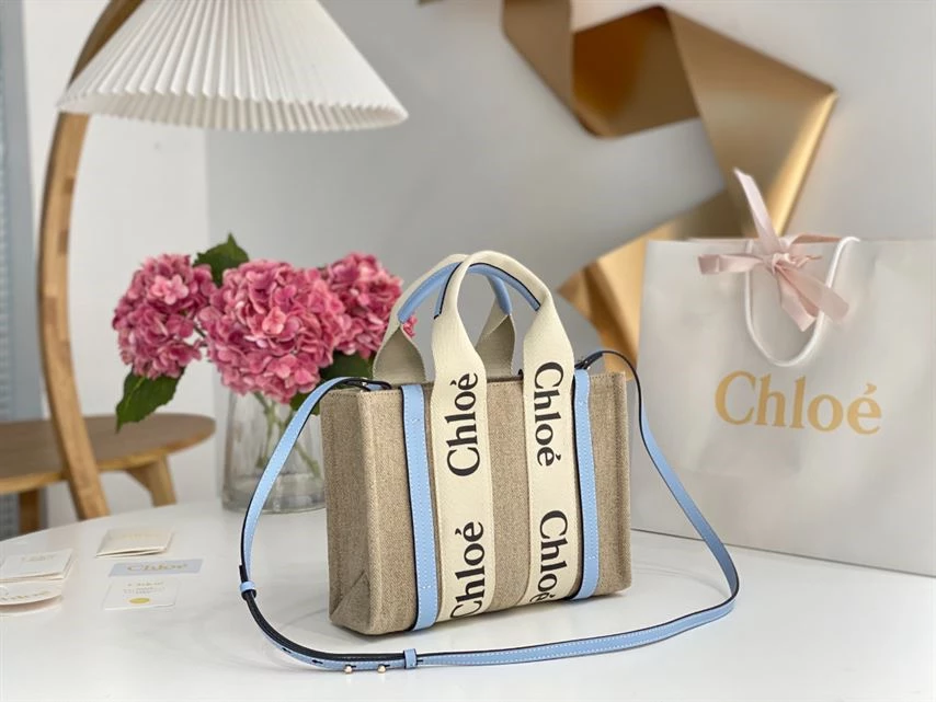 Chloé Small Woody Tote Bag Linen canvas Calfskin With Chloé Logo - MB020